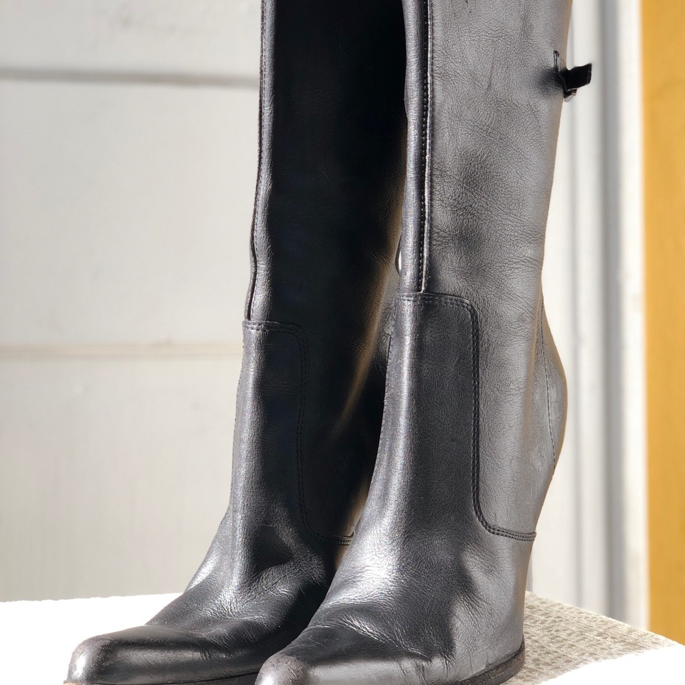 YVES SAINT LAURENT Cuir Veritable Boots SZ 39